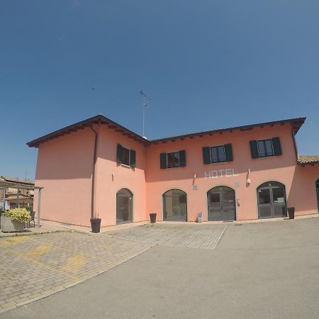 Hotel Barabba Quattro Castella Екстериор снимка
